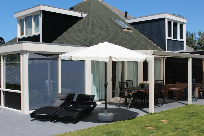 200m vom Meer entfernt, 6 Personen Haus mit Sauna, Schwimmbad, Tennis und Spielplatz - Image 1