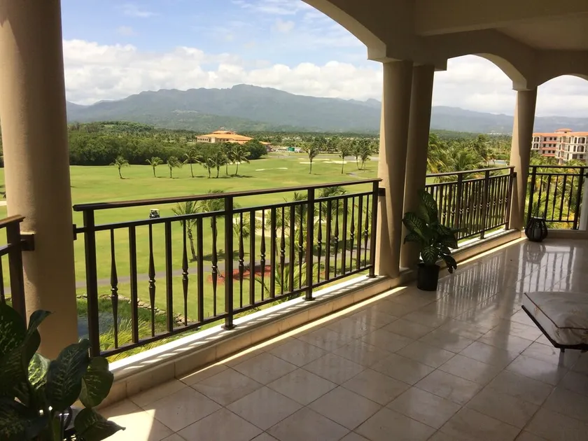 Views! Views! Penthouse with Membership Golfing, Beach, Pool and 2 Carts - Image 1