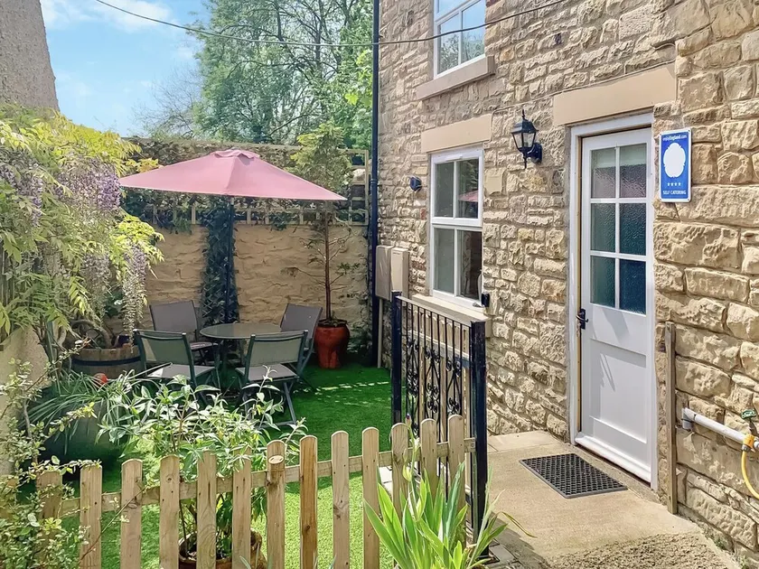 2 bedroom accommodation in Staindrop, near Barnard Castle - Image 1