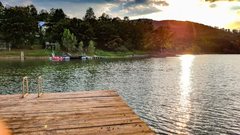 Lodge am See Lacul Surduc - Image 1