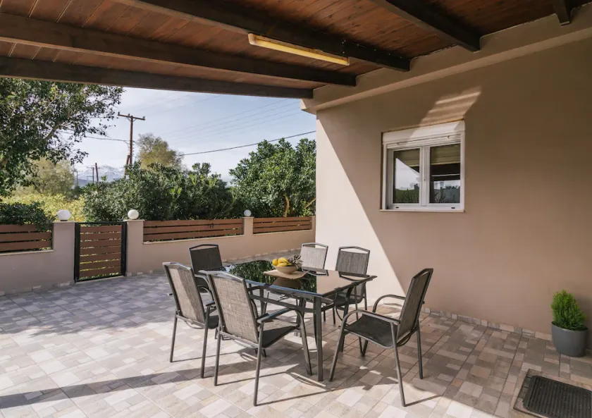 Relaxed vacation in the south of Crete just a few minutes' walk from the beach - Image 1