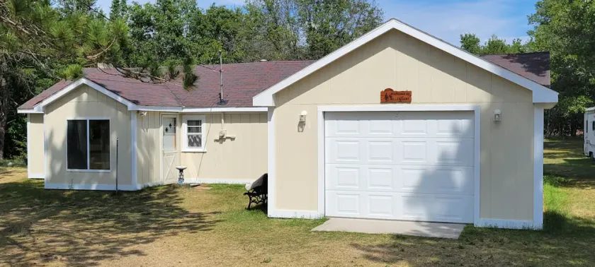Spacious Four Bedroom Cabin for Northern Escape - Image 1