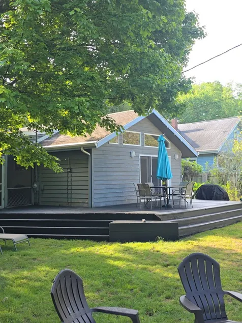 Experience Tranquility at Dunedin Cottage:The Perfect Retreat in Harbor Country! - Image 1