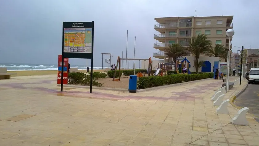 Lägenhet, bredvid Gandia och 20 meter från stranden - Image 1