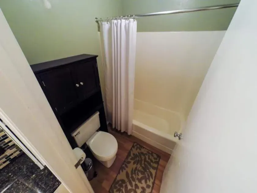entire home for rental near beach, heated pool and hot tub jucuzzi, weight room. - Image 1