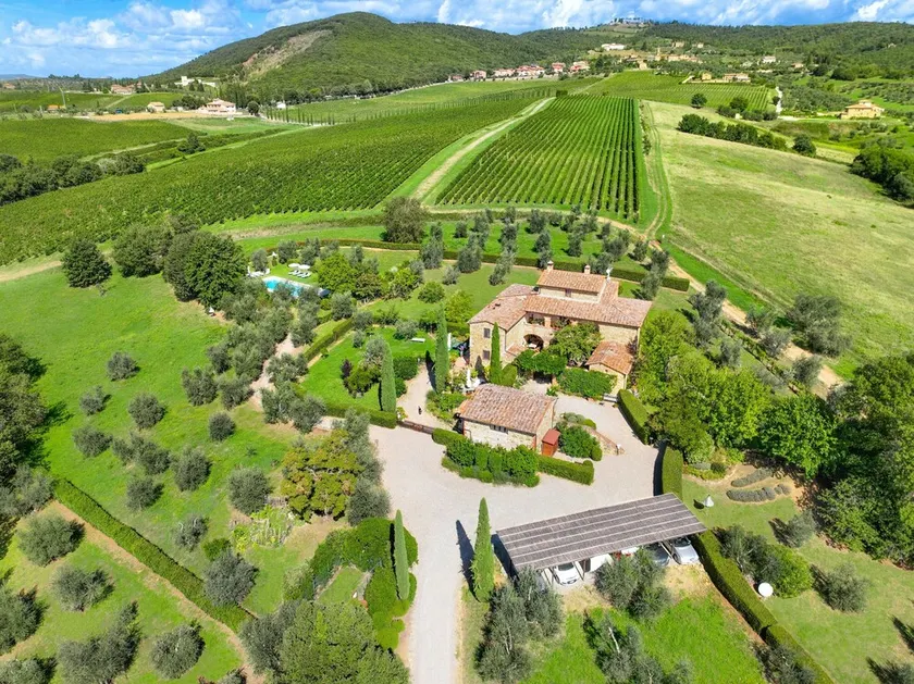 Amplio y lujoso apartamento en Chianti, piscina, conserje, bar de cócteles y vino, WiFi gratis, ¡vea VIDEO! - Image 1