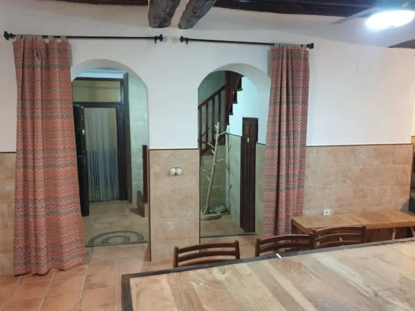 Casa Serrano en Abrucena, Almería, con futbolín y billar - Image 1