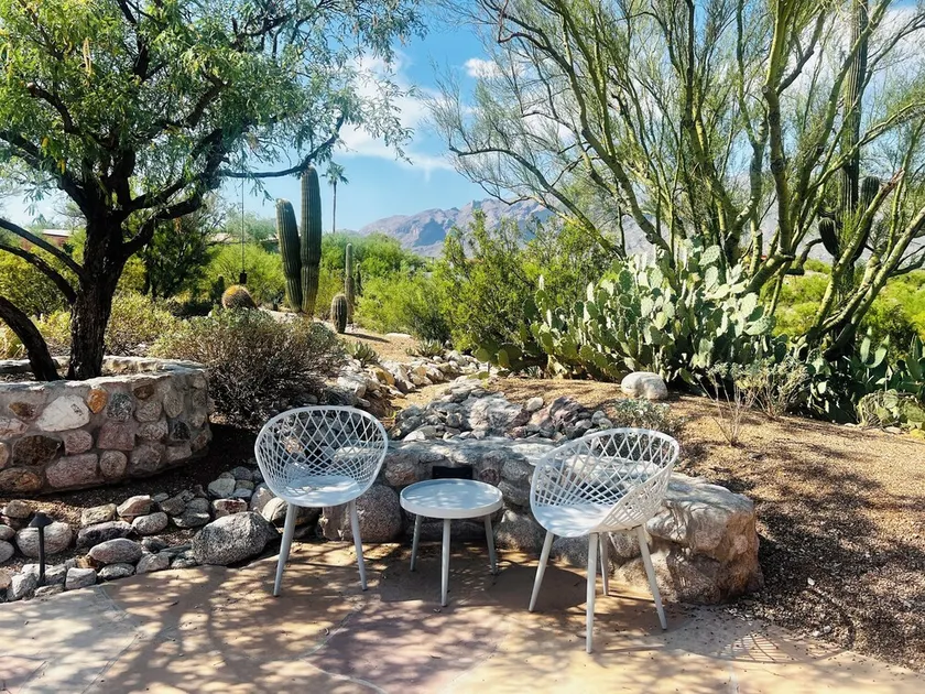 Quiet desert getaway with beautiful views and heated pool, pet-friendly - Image 1