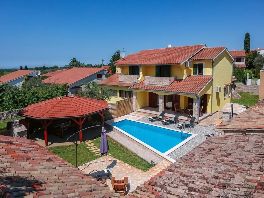 Vacation home for 9 guests with 120m² in Rogovi (84019) - Image 1