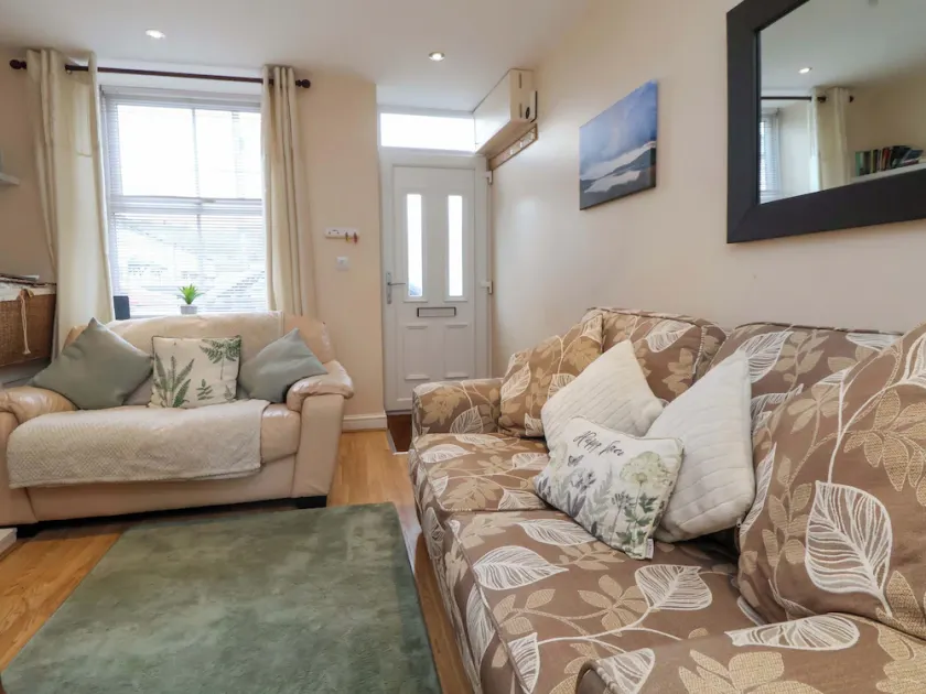 Hill View Cottage - Image 1