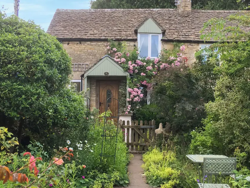 2 bedroom accommodation in Avening, near Tetbury - Image 1