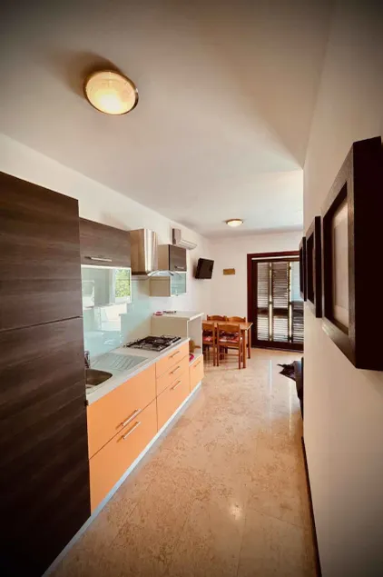 Ferienwohnung im Erdgeschoss, klimatisiert, mit einer großen schönen Terrasse und Meerblick - Image 1