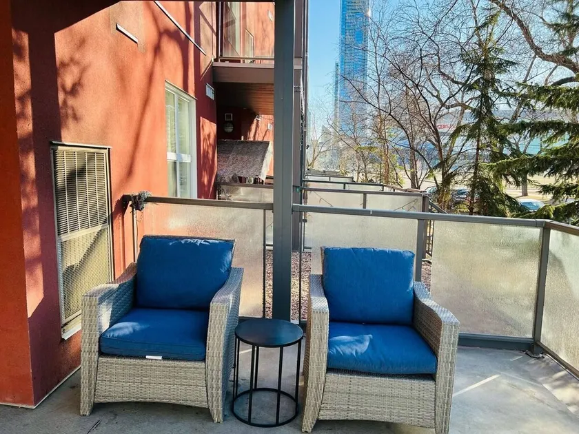 2 BDRM A/C Condo w/Ensuite Laundry + Free Parking - Image 1