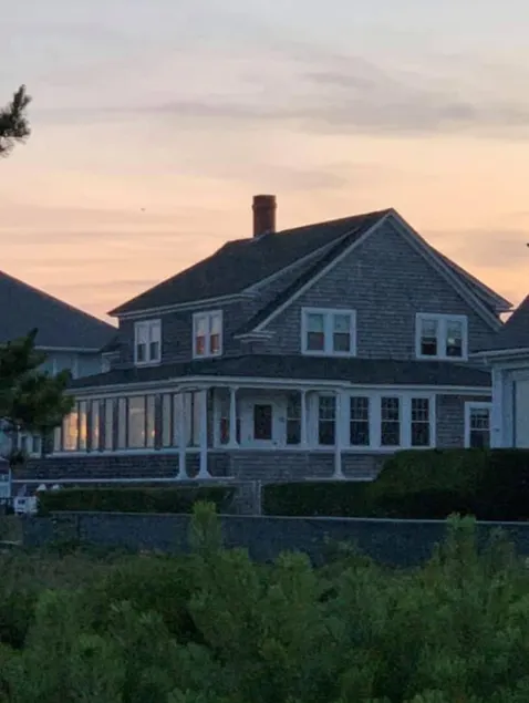 Classic New England Waterfront Cottage - Image 1