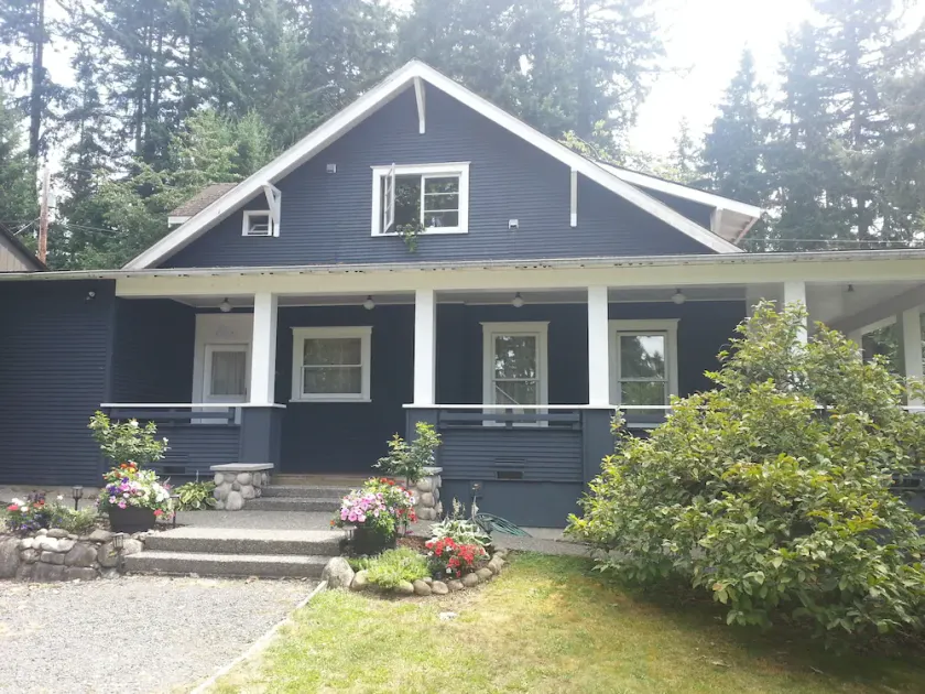 Craftsman Duplex in Old Town Issaquah - Free Wi-Fi - Image 1