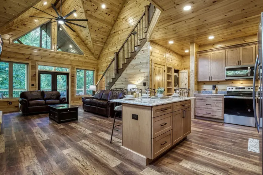 Bear Tracks Lodge cabin - Image 1