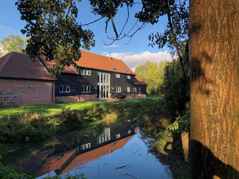 Beautifully Converted 16th Century Barn In The Heart Of Suffolk - Image 1