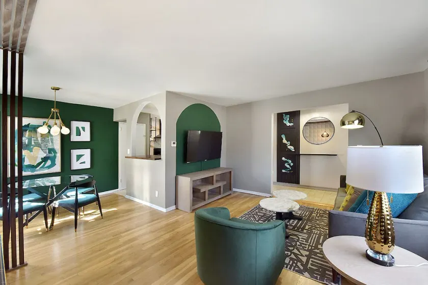 Modern, cozy home -15 mins away from the airport, Entire FIRST floor of home. - Image 1