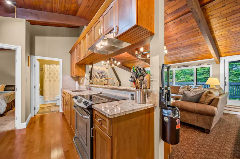 Alpine Court Chalet 4 Bedroom Home - Image 1