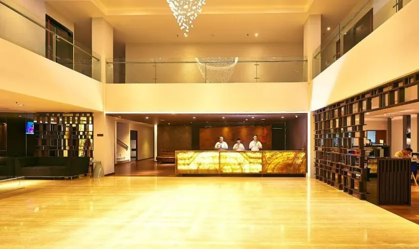 J Hotel - Bandara Soekarno Hatta - Image 1