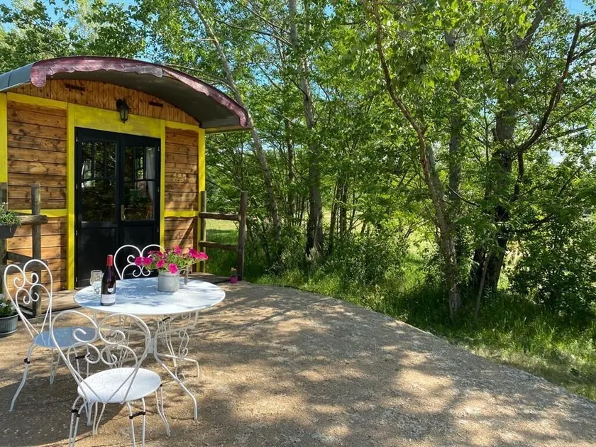 Bohemian caravan - Image 1