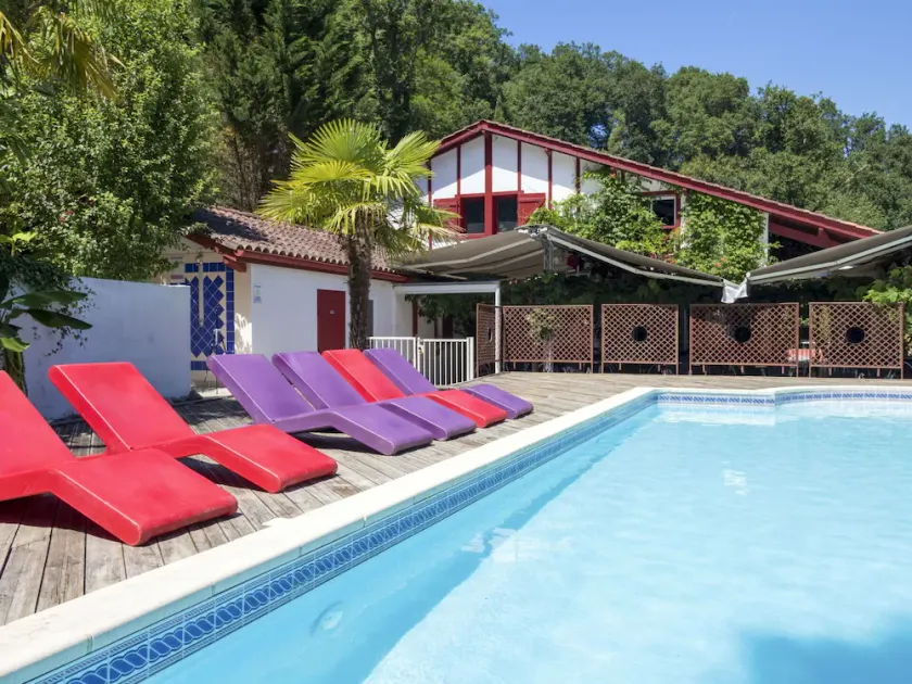 Hyggelig lejlighed for 6 personer med pool, WIFI, TV, terrasse og kæledyr tilladt - Image 1