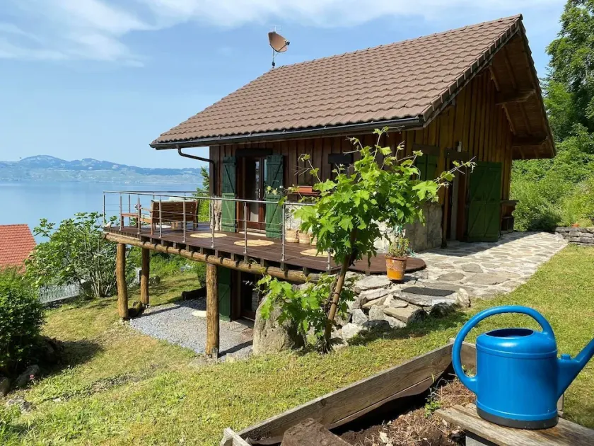 Panoramic lake view chalet - Image 1