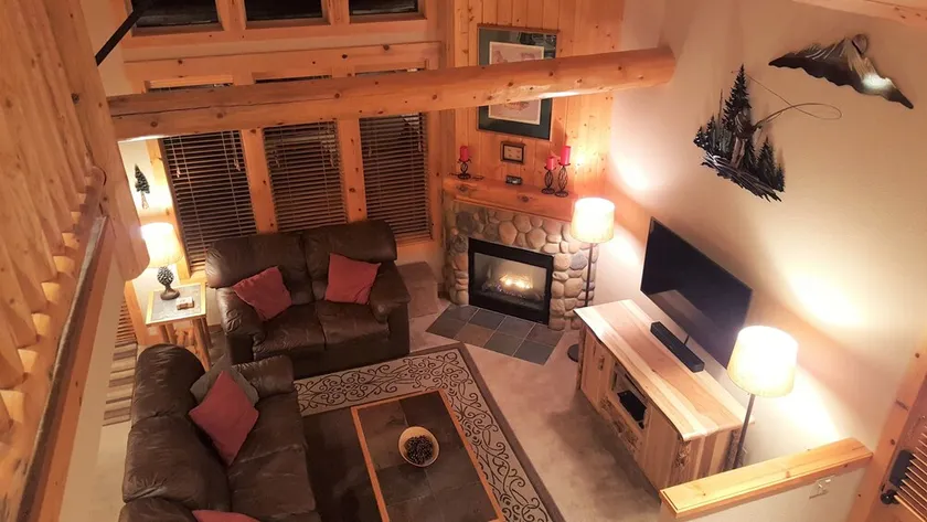 Luxuriöses 3BR / 2BA Eagle Crest Chalet am Golfplatz mit privatem Whirlpool und Garage - Image 1