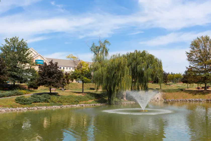 1 Bedroom | King Suite Near IAD | Free Breakfast - Image 1