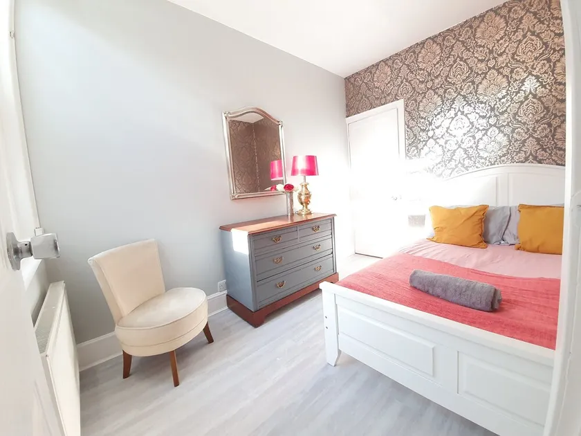 Confortável casa de 3 camas em Luton - Image 1