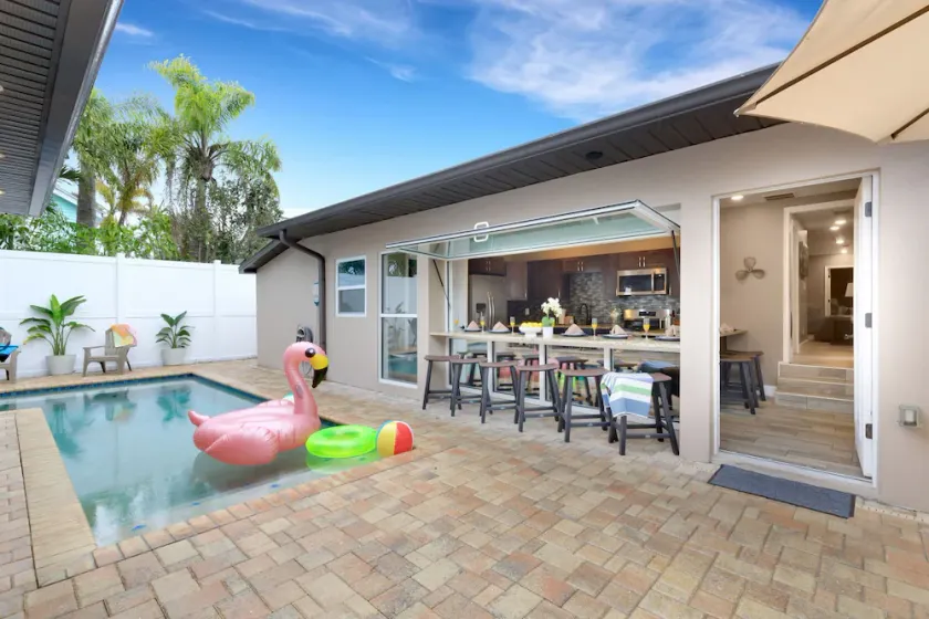 🌴 Island Time | Huge Pool Home | Sleeps 18 • Cabana Bar • Steps to Beach ➠ 22 Laurel - Image 1