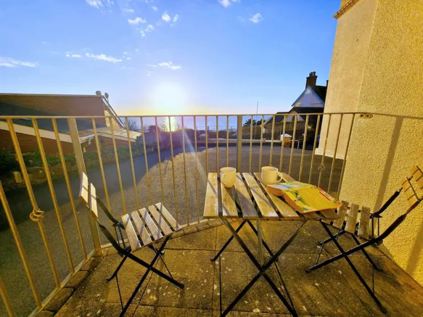 Spacious 2 bed apartment opposite main beach! - Image 1