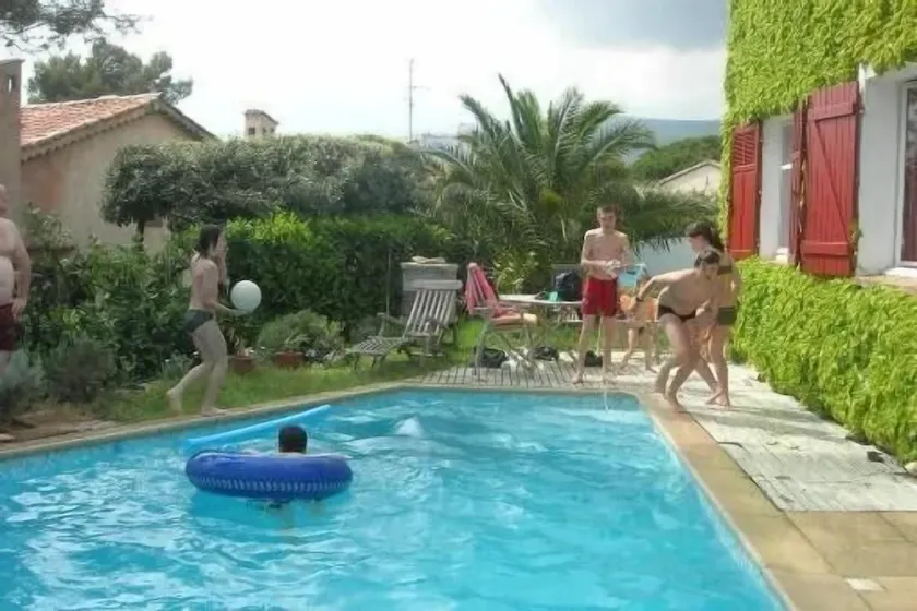 Erdgeschoss der Villa mit Pool, Garten und Baumhaus in Grasse - Image 1