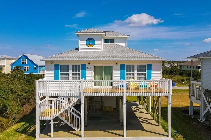 Island Ties / 2714 W Dolphin Drive - Image 1
