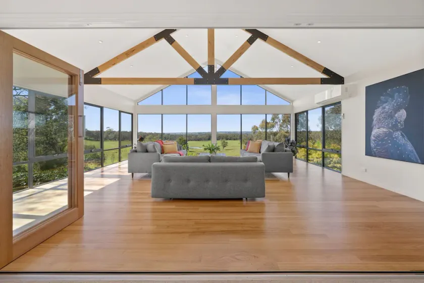 Springhill Views-Country Retreat-sleeps12 - Image 1