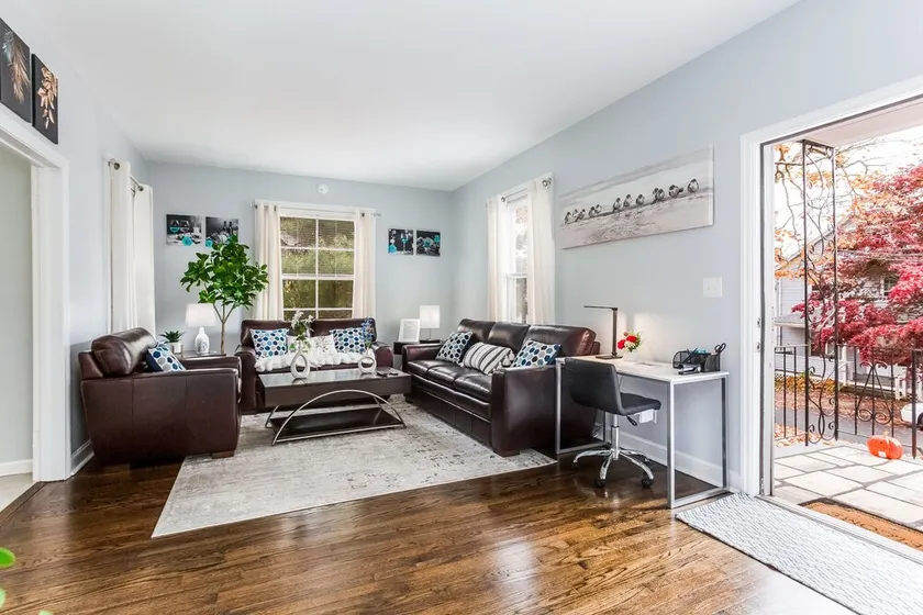 TWO BEDROOM APARTMENT ON FIRST FLOOR ON A DUPLEX - Image 1
