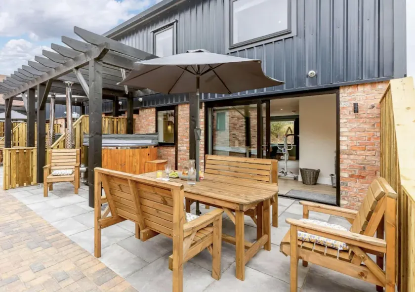 Fully Accessible-disabled Adapted-hot Tub-pets - Image 1