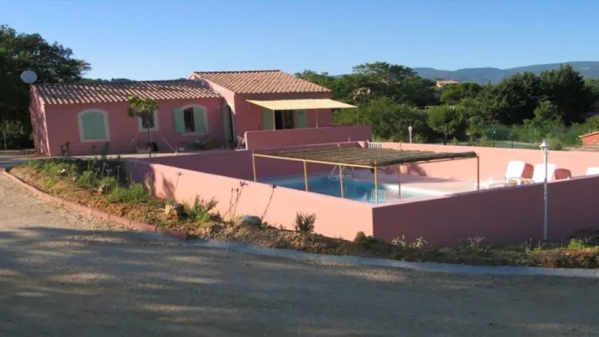Bastide de la Peyrolière, Maison peupliers dans le luberon avec piscine, tennis. - Image 1