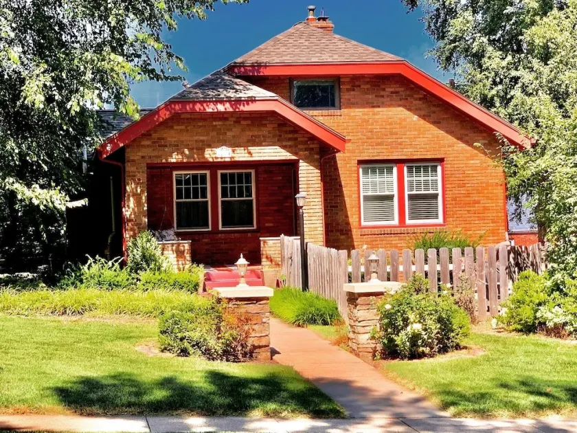 The Garden Loft Bungalow- Dundee Close To Everything Omaha! - Image 1
