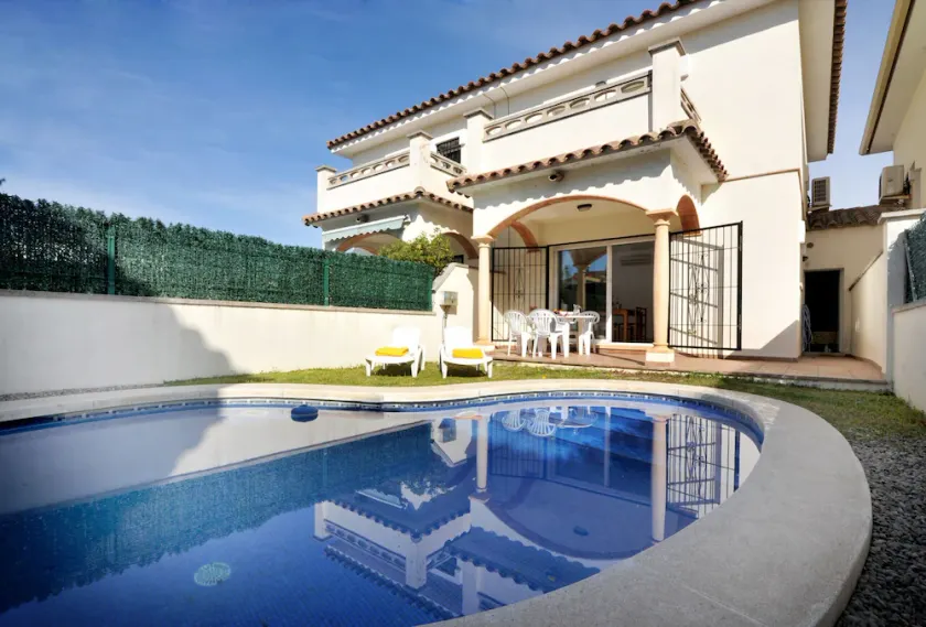 CANIGO : Maison avec piscine privée à l'Escala idéale pour les familles - Image 1