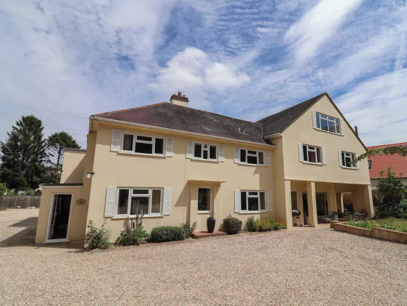 THE ORCHARD COUNTRY HOUSE, pet friendly, with open fire in Lyme Regis - Image 1