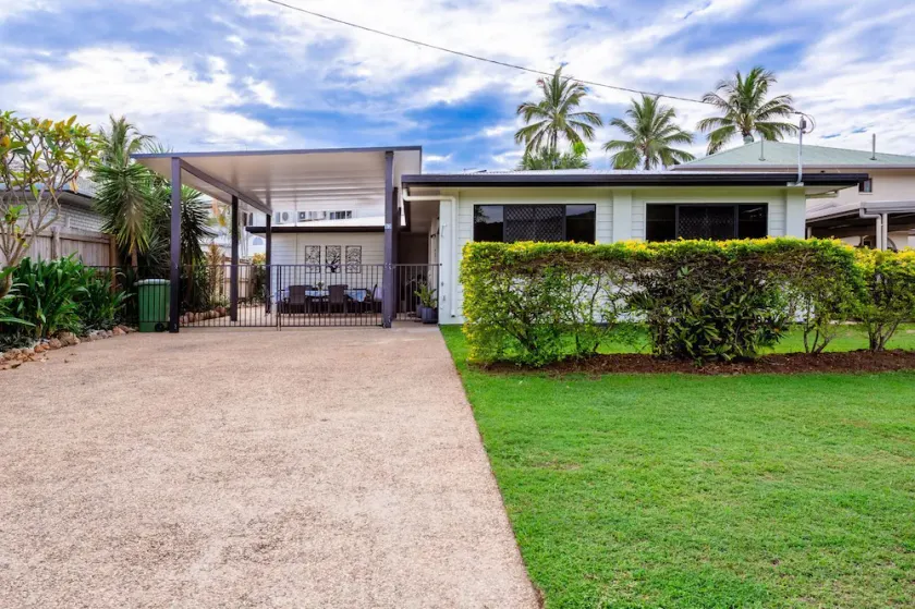 Beautifully Renovated Beachside Family Home - Image 1