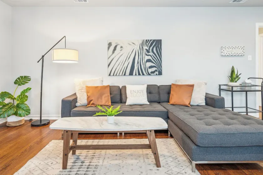 LuxoStays l! ! Lovely 2BR #SFO #Train #Laundry - Image 1