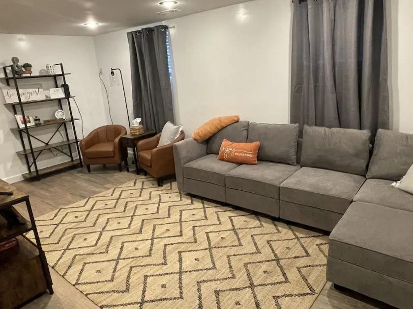 Cozy 2 Bed - Image 1