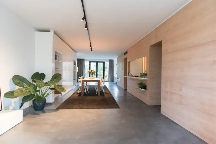 City centre Loft on the historic Canal - Image 1