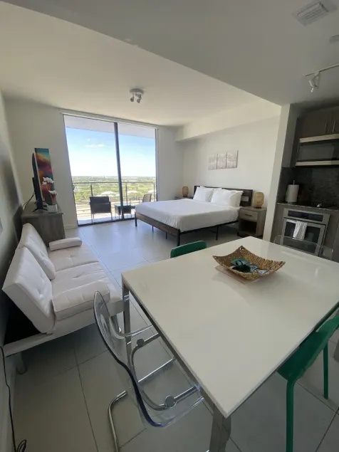 Studio Unit at Downtown Doral - Image 1