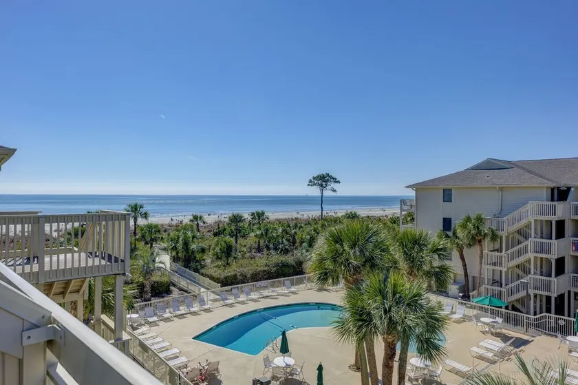 Nyligt opdateret Breakers Villa. 4 sovepladser, Beachfront, Pool - Image 1