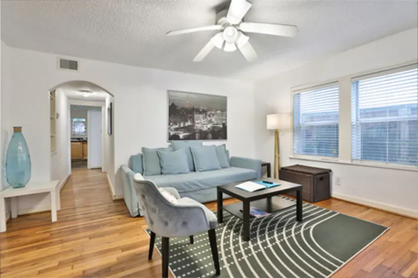 Heart l Of Montrose - Cozy 1 BR - Image 1