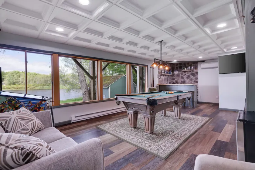 Waterfront Stagshead Lakehouse at Lake Arrowhead - Image 1
