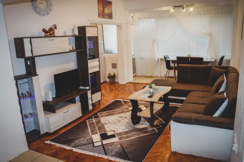 3 ROOMS, LOFT APARTMENT, Located RIGHT in CENTER!!! - Image 1